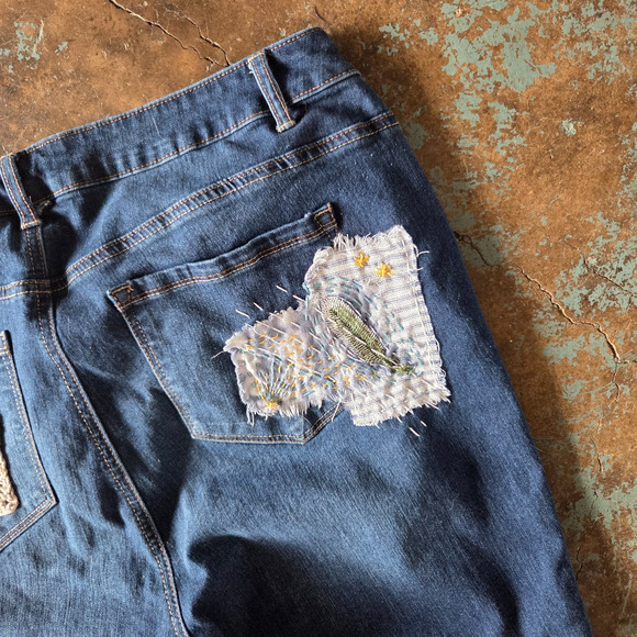 1822 Denim Embellished Jeans Plus Size 20W Taylor Fit Patchwork Embroidered - Picture 11 of 11